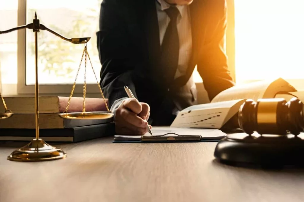 پیدا کردن وکیل متخصص ؛ تبلیغات تخصصی برای وکلا